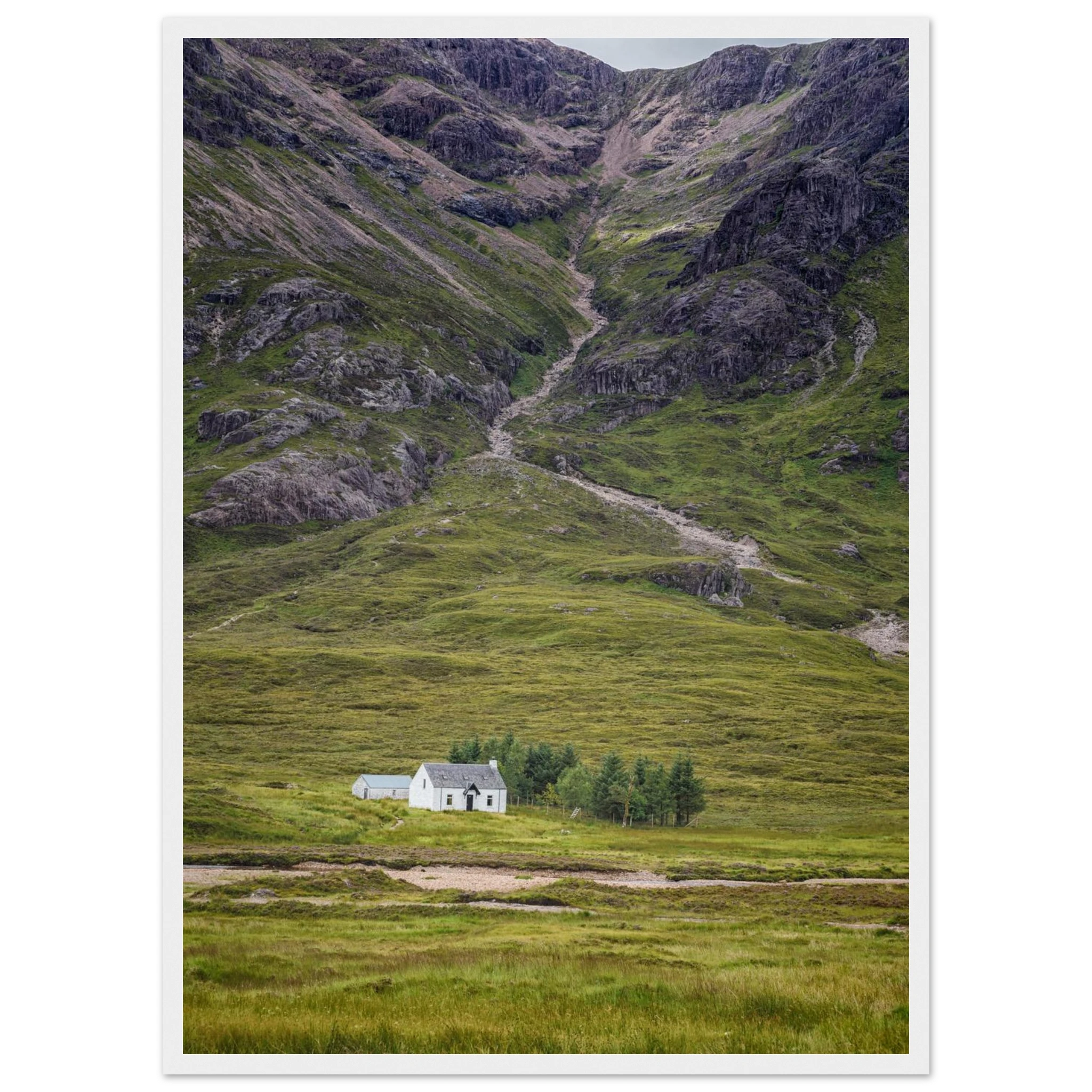 Lagangarbh Cottage in the mountain landscape of
Glen Coe, Scotland