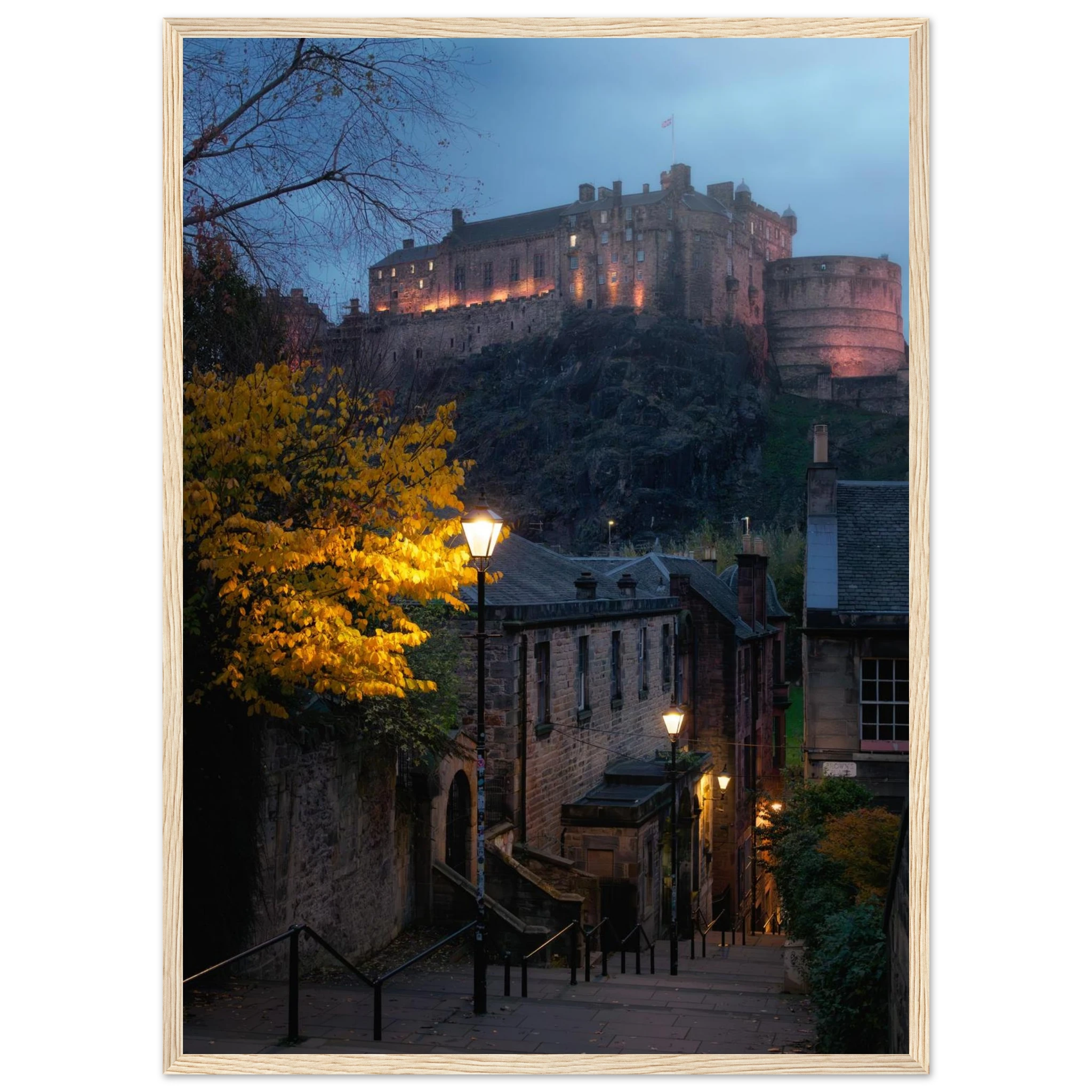 The Vennel with Edinburgh Castle above the historic
Edinburgh skyline