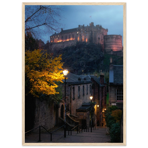 The Vennel with Edinburgh Castle above the historic
Edinburgh skyline